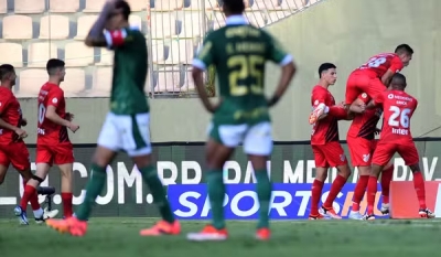 Athletico vence o Palmeiras fora de casa e mantém a liderança no Brasileirão