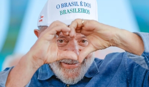 Lula critica prefeitos que evitam serviços públicos de saúde e educação
