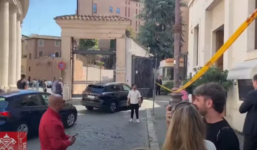 Almoço e missa 'em família': papa Leão XIV faz visita surpresa a ordem de agostinianos que fazia parte antes de ser pontífice