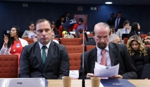 Após mais de 3 horas de depoimento, Mauro Cid deixa PF; ele é investigado em inquérito sobre passaporte