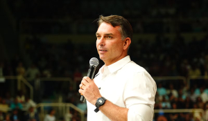 Flávio afirma que votará a favor de PEC do fim da escala 6x1