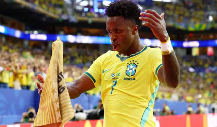 Baila y baila! Vini brilha de novo, Brasil vence Escócia e garante primeiro lugar do Grupo C