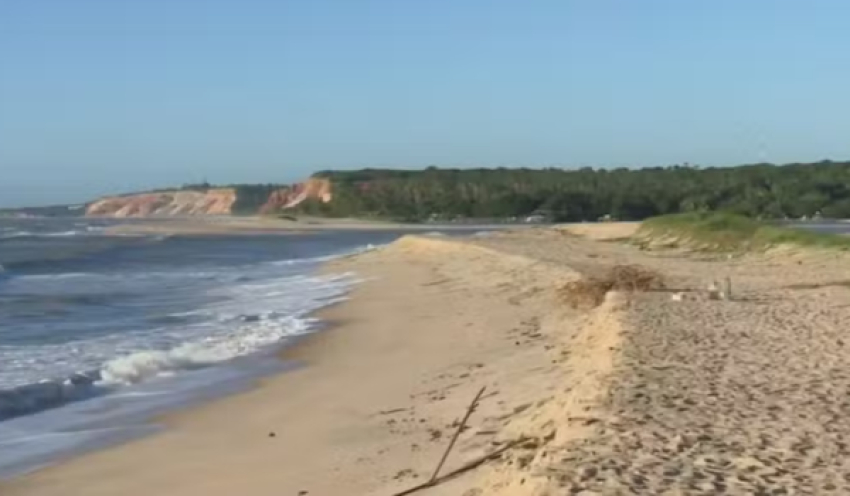 Corpo de adolescente é encontrado no mar da praia de Barra de Gramame, em João Pessoa