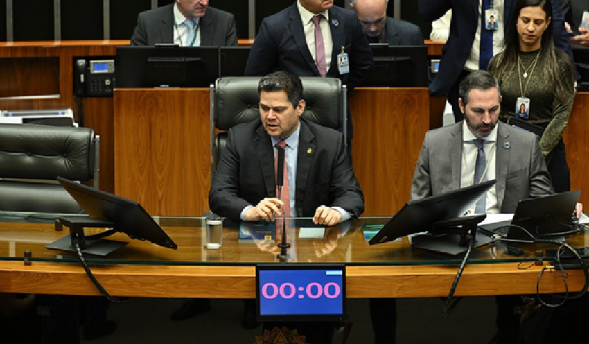 Congresso deve analisar em junho veto ligado ao setor elétrico, diz Davi