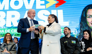 Lula abre R$ 30 bi em cr&eacute;dito para motoristas de apps e taxistas financiarem carro novo