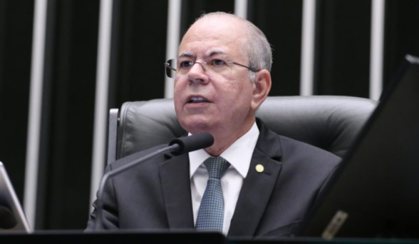 Relator apresentará fonte de financiamento para piso salarial de farmacêuticos