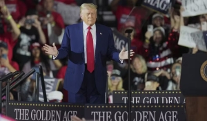 &#039;Nossa era dourada está só começando&#039;, diz Trump no discurso de 100 dias de governo