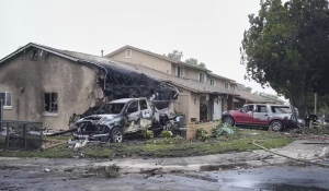 Avião de pequeno porte cai em San Diego, nos EUA, e atinge casas; polícia fala em vários mortos