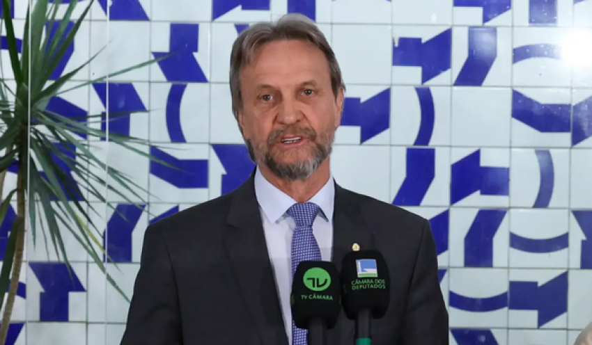Líder do PT passa mal e Câmara suspende votações