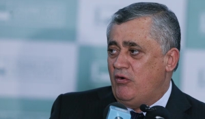 Líder do governo na Câmara diz que políticas de Trump podem isolar EUA