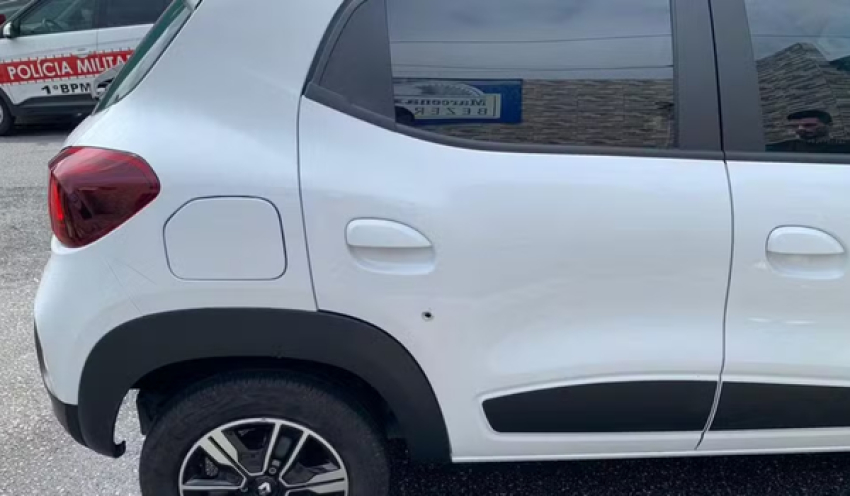 Funcionária da Câmara de João Pessoa tem carro atingido por tiro no trânsito; suspeito é liberado