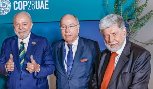 Governo Lula avalia eventual taxação de Trump sobre aço e alumínio brasileiros