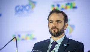Equipe econômica muda estratégia e vai fazer &#039;contenção significativa&#039; de gastos ainda este mês