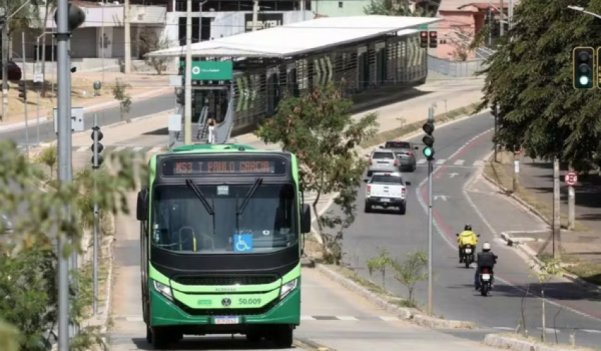 Tarifa zero nos ônibus pode reduzir inflação em 0,25 ponto, mas arrecadação atual já não cobre custos, diz ANTP