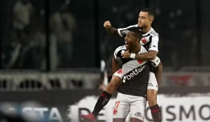 Vasco bate o Melgar em São Januário e se classifica na Sul-Americana