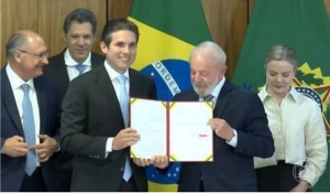 Lira assume relatoria na Câmara do projeto que amplia isenção do Imposto de Renda para até R$ 5 mil