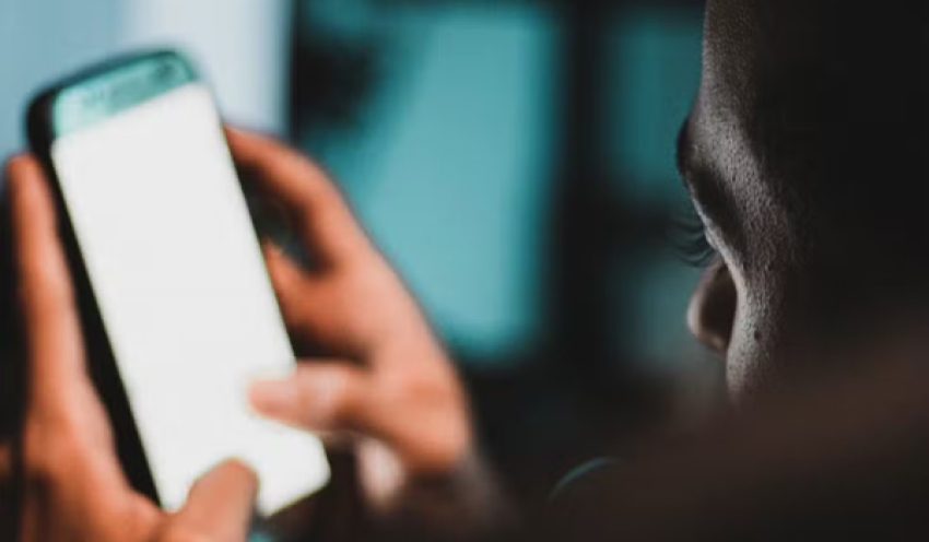 Adolescente é suspeito de comandar grupos online com discurso de ódio e ameaças de massacres em escolas, na PB