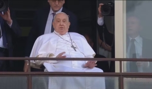 Papa Francisco está melhor e Vaticano sugere possibilidade de aparição pública no domingo (6)