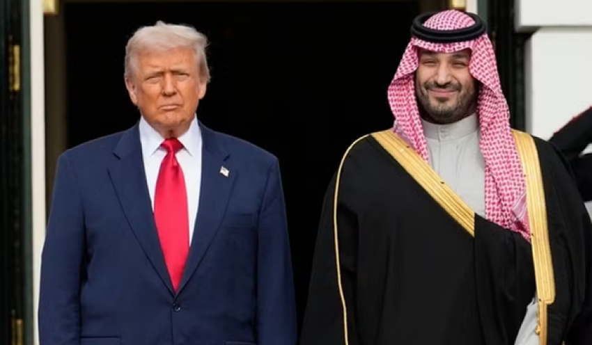 Arábia Saudita pede ajuda a Trump para combater Houthis, diz agência