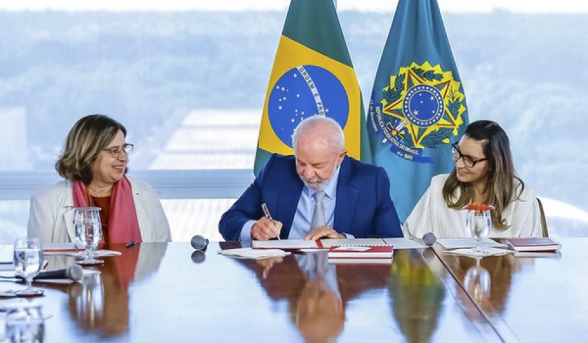 Presidente Lula sanciona três leis de proteção às mulheres