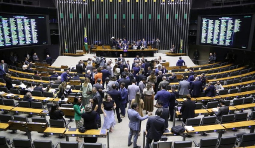 Câmara pode votar projeto que amplia remuneração de fiscais agropecuários que atuam contra gripe aviária