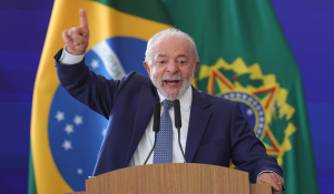 &lsquo;Caso &eacute; de pol&iacute;cia&rsquo;, diz Lula ao comentar &aacute;udio de Fl&aacute;vio Bolsonaro para Vorcaro