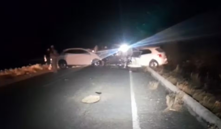 Acidente entre carros deixa dois motoristas mortos, no Cariri da PB