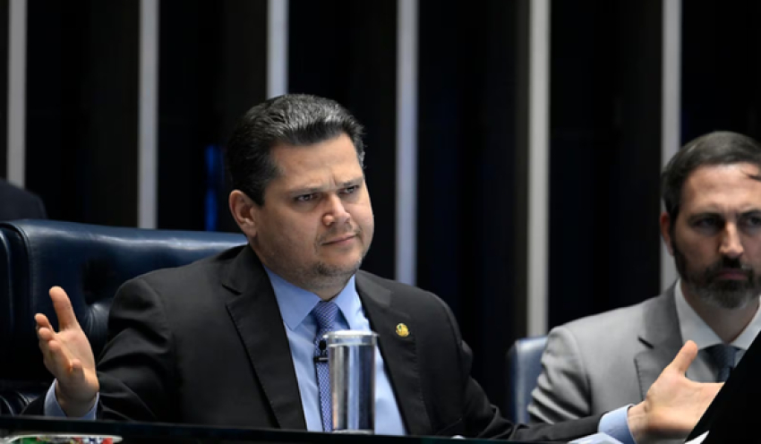 Pressão nas redes sociais por fim da escala 6x1 chega a senadores