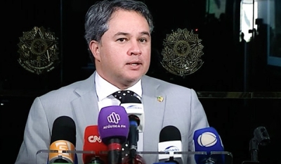 Plenário começará a analisar PEC do quinquênio, informam líderes