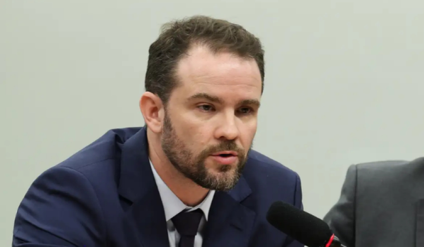 Governo buscará cumprir meta fiscal com diálogo, diz Durigan
