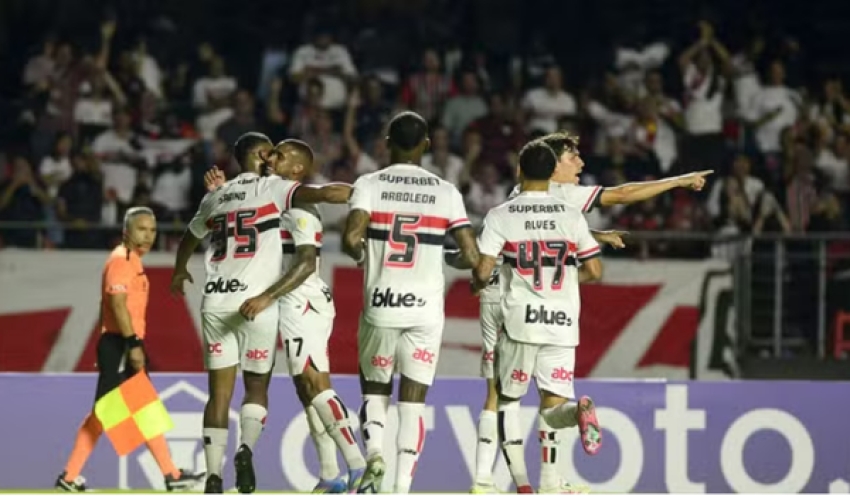 São Paulo vence o Talleres no Morumbis, segue invicto e garante primeiro lugar