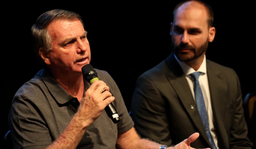 Bolsonaro presta depoimento à PF em investigação sobre atuação de Eduardo nos EUA