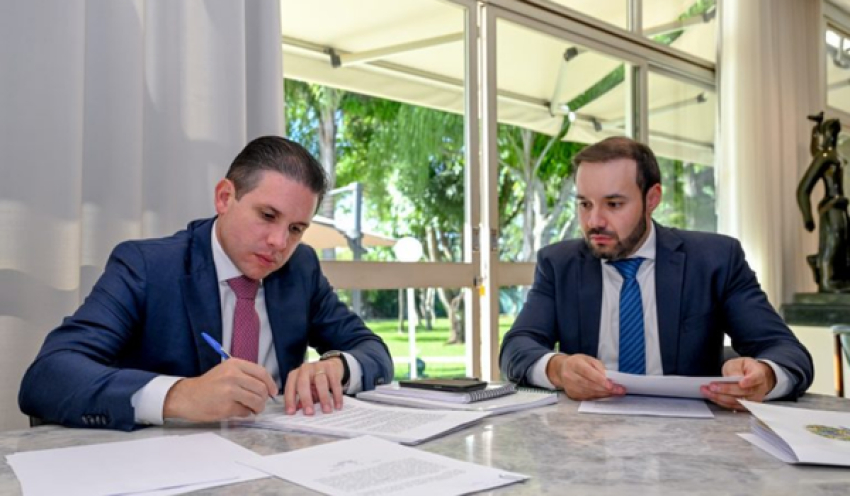 Hugo Motta nomeia 70 novos servidores para o quadro efetivo da Câmara