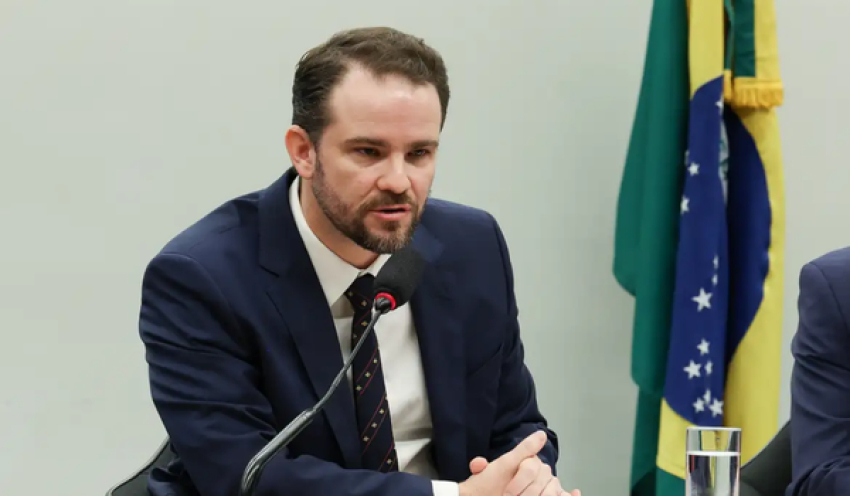Durigan: dívida do Brasil é menor do que a de grandes economias