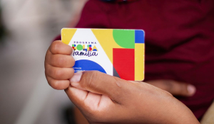 Caixa paga Bolsa Fam&iacute;lia a benefici&aacute;rios com NIS de final 2