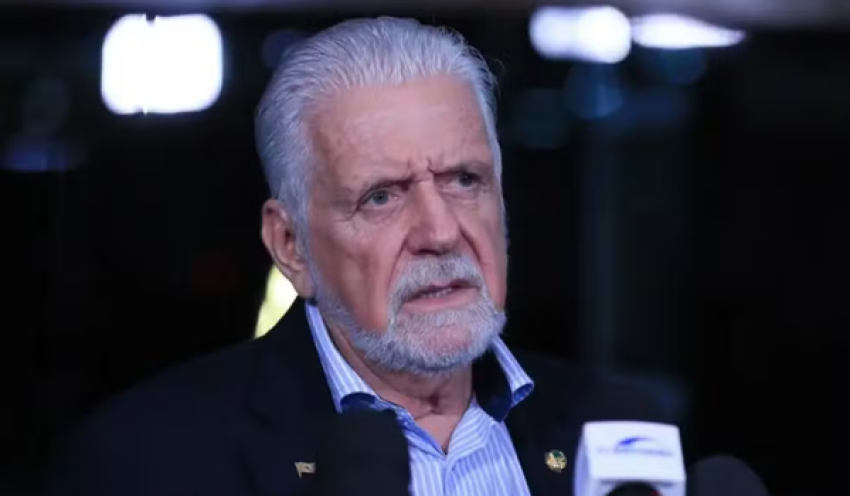 PF intima senador Jaques Wagner a depor sobre caso Master