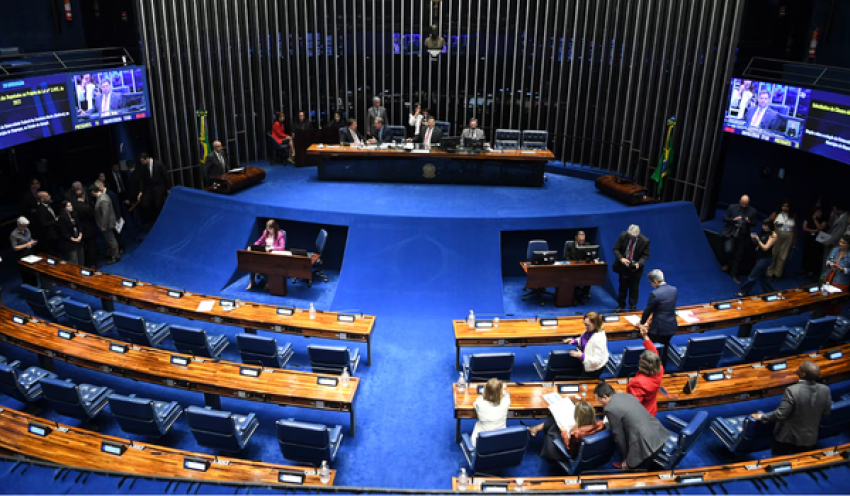 Congresso entra na última semana antes do recesso com fila de PECs