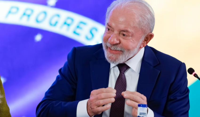 Lula fez procedimentos sem intercorrências e retorna ao trabalho na segunda, diz hospital