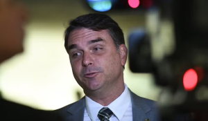 PP e União Brasil anunciam apoio a Flávio Bolsonaro no segundo turno
