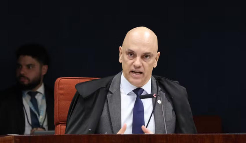 Carta divulgada por Flávio: Moraes dá cinco dias para PGR avaliar se Bolsonaro descumpriu ordem judicial