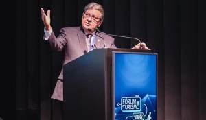 João Azevêdo apresenta a Paraíba em Fórum de Turismo da Record Europa transmitido ao vivo para 150 países