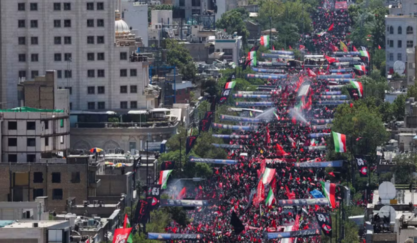 Irã sepulta Ali Khamenei após dias de funeral público