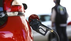 Petrobras avisa a Lula que precisa reajustar diesel; impacto pode chegar a R$ 0,24 por litro