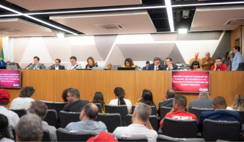 Deputados pedem mobilização para garantir que escala 6x1 seja extinta ainda neste ano