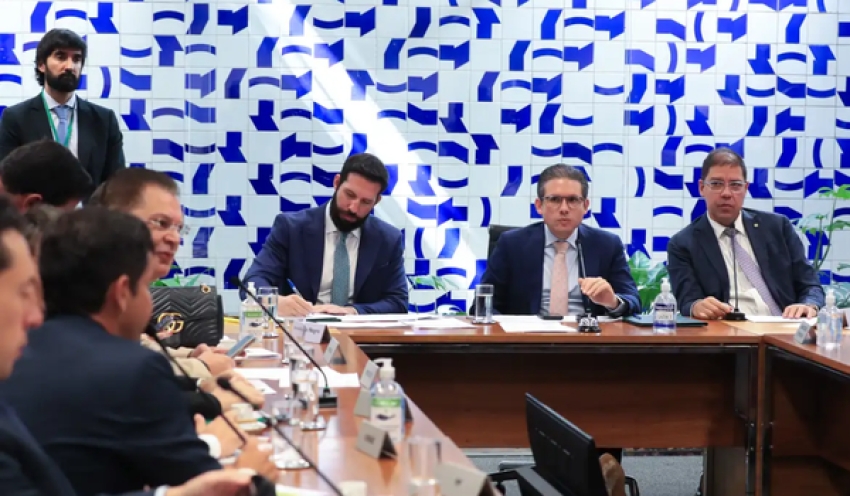 Mesmo reeditado, Câmara pauta urgência para derrubar decreto de IOF