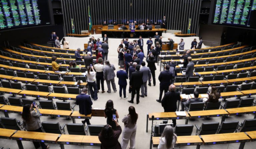 Câmara aprova MP que libera R$ 15 bilhões para exportadores e agroindústria afetados por tarifaço