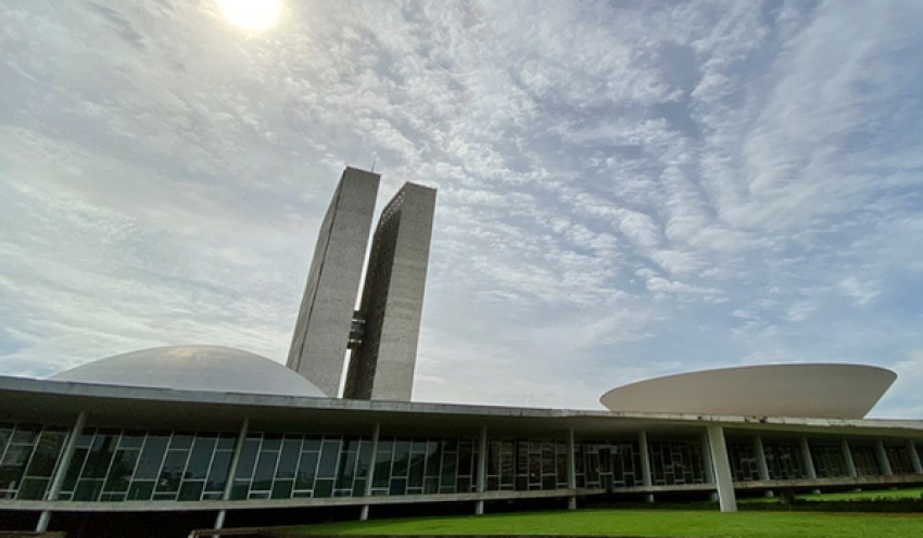 Após aprovação na Câmara, Senado analisará fim da escala 6x1