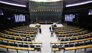 Câmara pode votar hoje proposta que atualiza a Consolidação das Leis do Trabalho