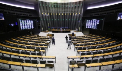Câmara pode votar hoje proposta que atualiza a Consolidação das Leis do Trabalho