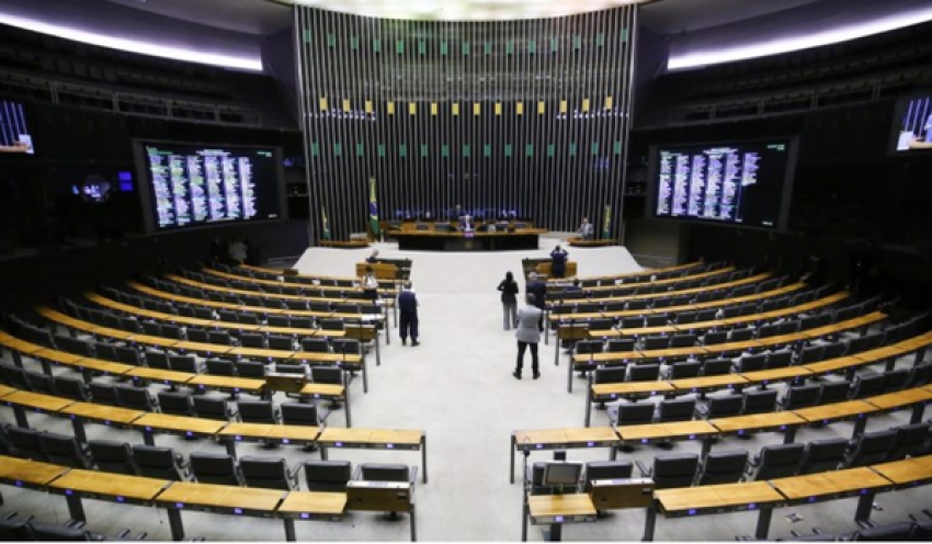 Câmara pode votar hoje proposta que atualiza a Consolidação das Leis do Trabalho